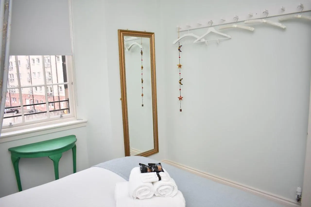 Bernard St - Bright And Spacious 1 Bed Apartment At The Shore! Edinburgh 0*,  United Kingdom