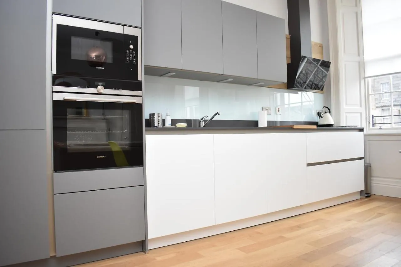 Bernard St - Bright And Spacious 1 Bed Apartment At The Shore! Edinburgh 0*,  United Kingdom