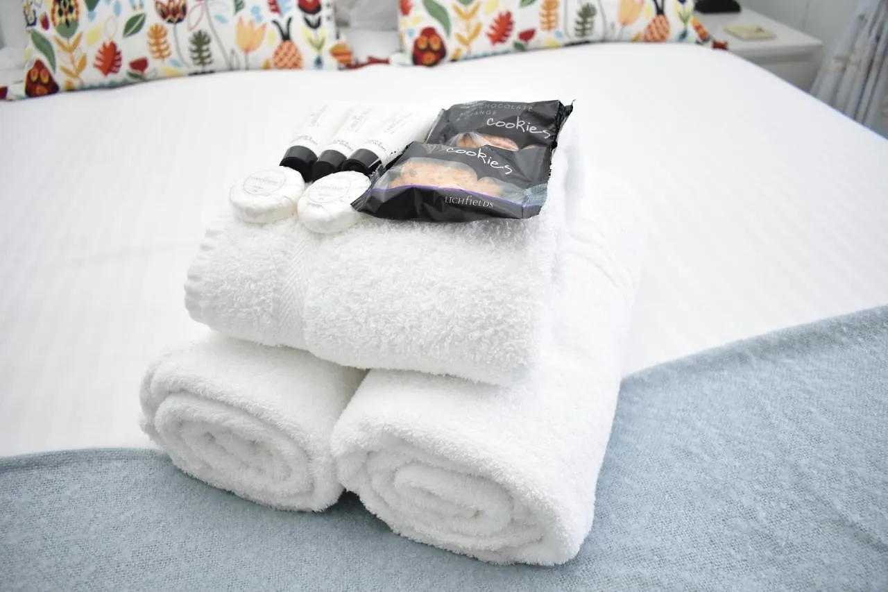 Bernard St - Bright And Spacious 1 Bed Apartment At The Shore! エディンバラ
