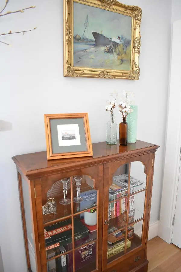 Bernard St - Bright And Spacious 1 Bed Apartment At The Shore! Edinburgh